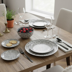 Set of 2 Dinner plates.